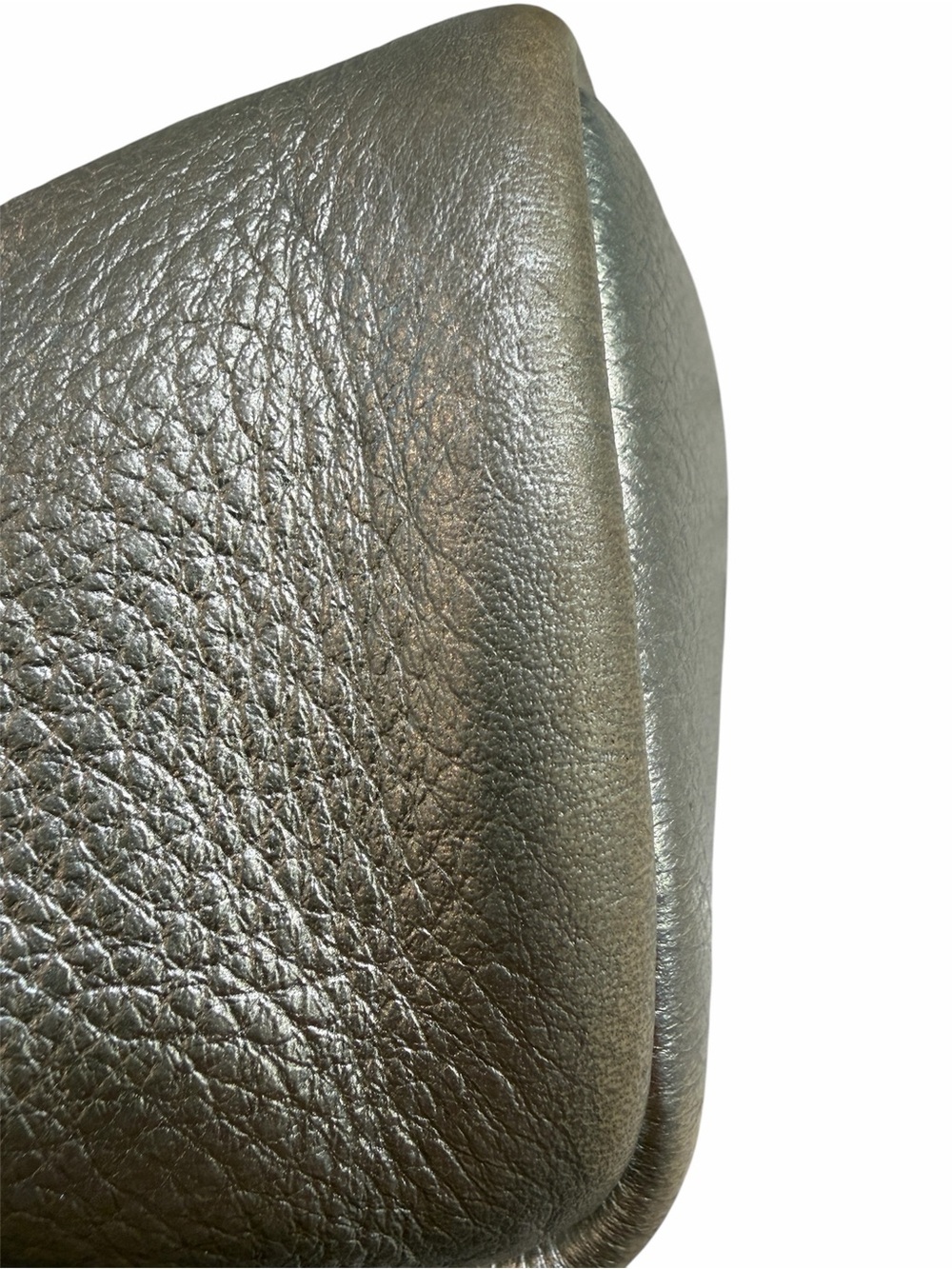 Aimee Kestenberg Crossbody handbag silver metallic slouchy wide top zipper - Picture 8 of 9